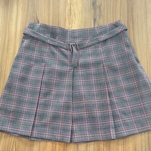 Izod women’s grey and pink plaid skirt size 6
